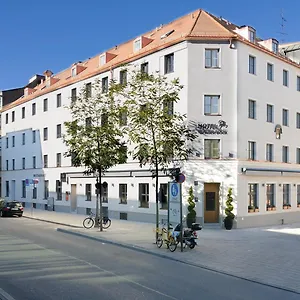 https://hotel-blauer-bock.getmunichhotels.com